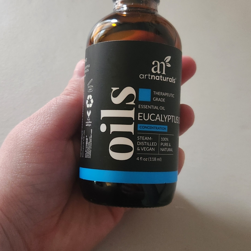 ArtNaturals Eucalyptus Essential Oil - Picture 3 of 5